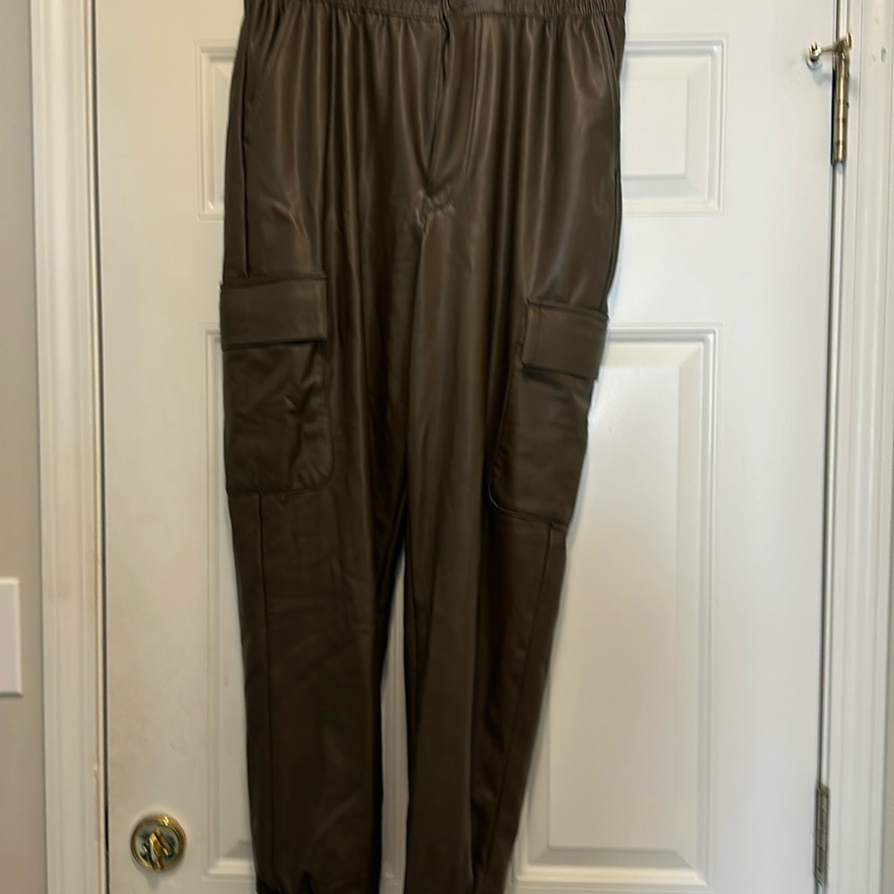 ABERCROMBIE & FITCH faux leather cargo pants